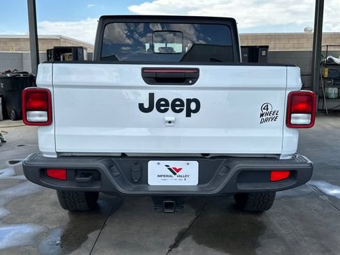Used 2022 Jeep Gladiator Sport AWD/4WD image 5