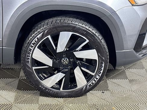 Used 2023 Volkswagen Taos SEL image 24