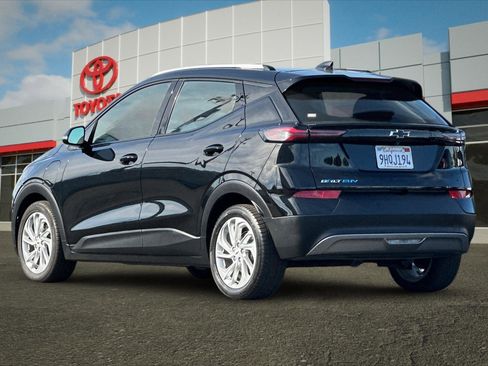 Used 2023 Chevrolet Bolt EUV LT image 5