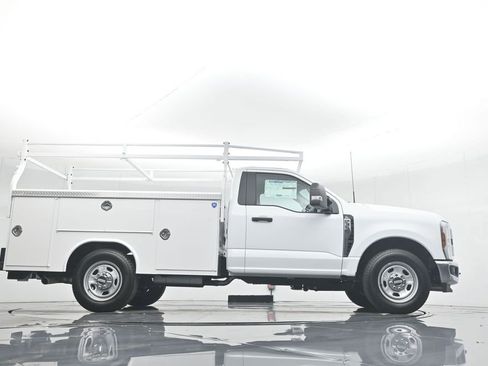 New 2025 Ford F350 XL w/ XL Chrome Package RWD image 49