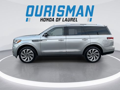 Used 2023 Lincoln Navigator Reserve image 5