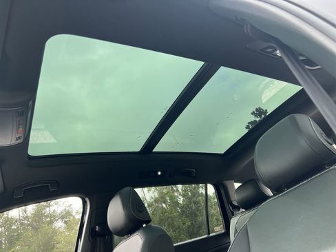 Certified 2024 Volkswagen Tiguan SE R-Line image 22