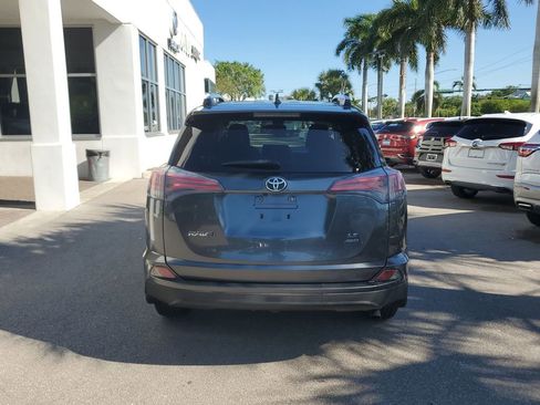 Used 2017 Toyota RAV4 LE image 4