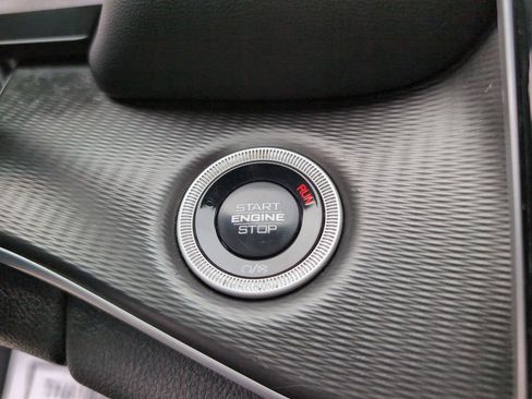 Used 2025 Jeep Grand Cherokee Laredo w/ Luxury Tech Group I AWD/4WD image 29
