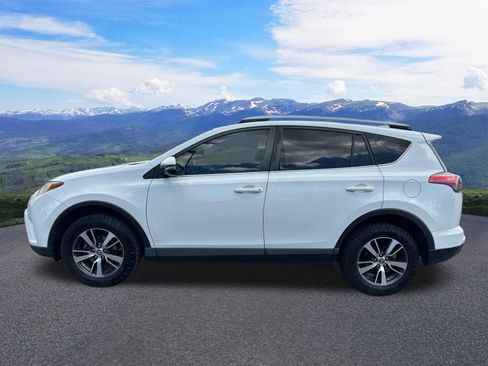 Used 2017 Toyota RAV4 XLE AWD/4WD image 2