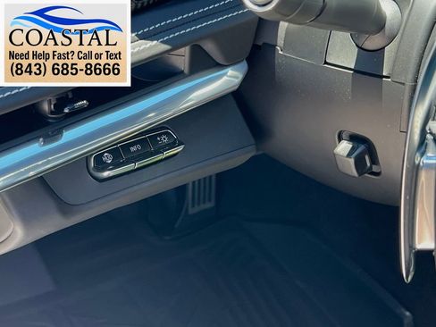 Used 2020 Chevrolet Corvette Stingray Premium Cpe w/ 3LT Preferred Equipment Group RWD image 9