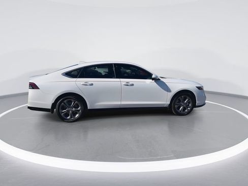 Used 2025 Honda Accord EX-L image 9