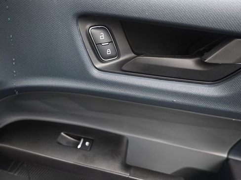 New 2025 Ford Maverick XL image 15