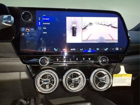 Used 2024 Chevrolet Blazer EV LT AWD/4WD image 19