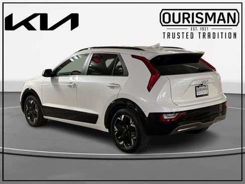 Certified 2023 Kia Niro Wave w/ Wave Preserve Package FWD image 3