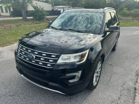 Used 2017 Ford Explorer Limited AWD/4WD image 11