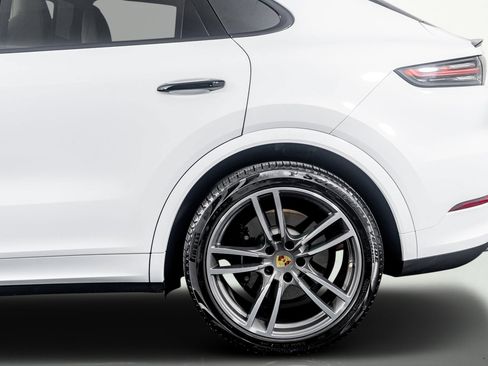 Used 2023 Porsche Cayenne Turbo w/ Premium Package Plus (PI3) image 17