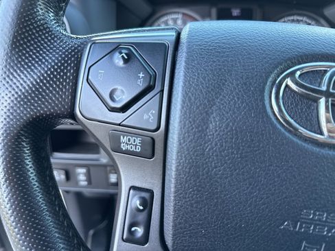 Used 2016 Toyota Tacoma SR5 image 21