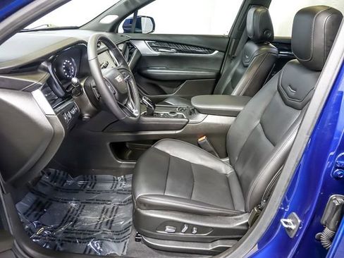 Certified 2023 Cadillac XT6 Premium Luxury w/ Technology Package image 12