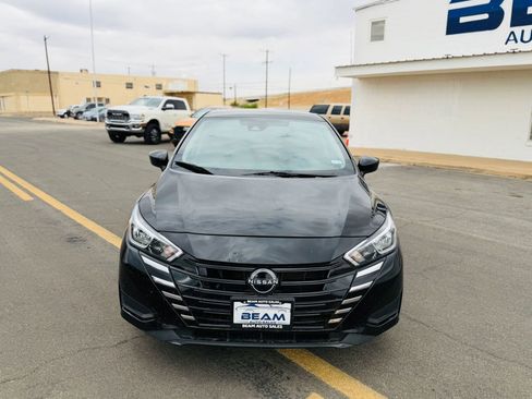 Used 2023 Nissan Versa SV FWD image 8
