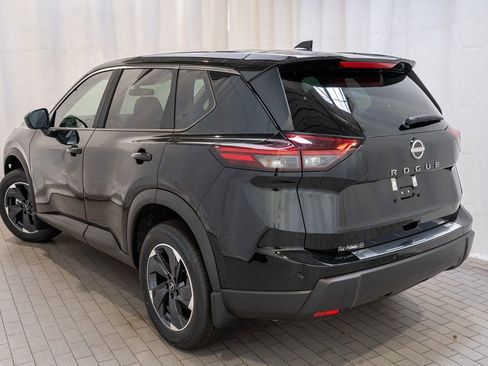 New 2026 Nissan Rogue SV image 4