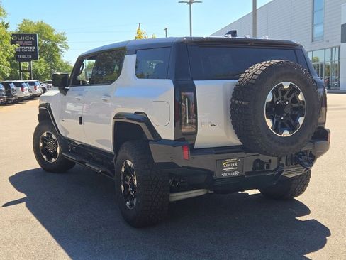 New 2025 GMC Hummer EV 2X w/ Extreme Off-Road Package image 17
