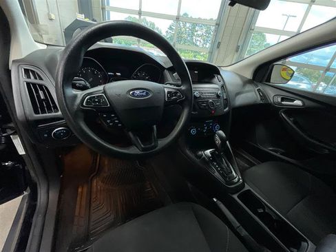 Used 2018 Ford Focus SE FWD image 13