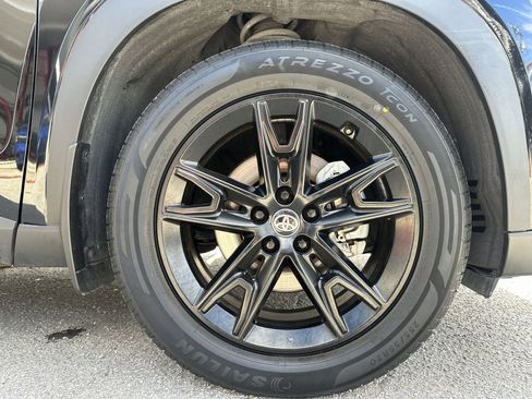 Used 2024 Toyota Grand Highlander Limited image 19