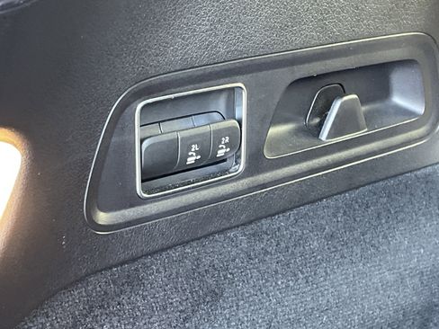 Certified 2024 Mercedes-Benz GLS 450 4MATIC image 11