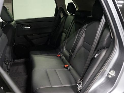 Used 2025 Nissan Rogue SV w/ SV Premium Package FWD image 27