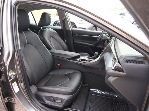 Used 2018 Toyota Camry XSE FWD image 25