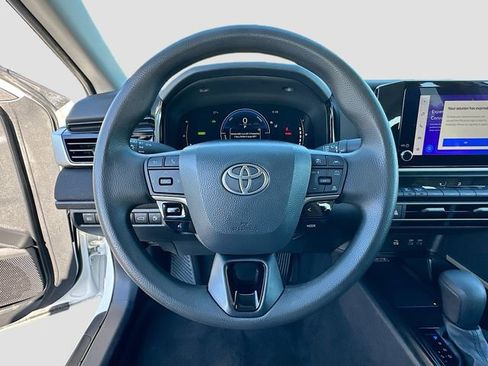Used 2025 Toyota Camry LE image 11