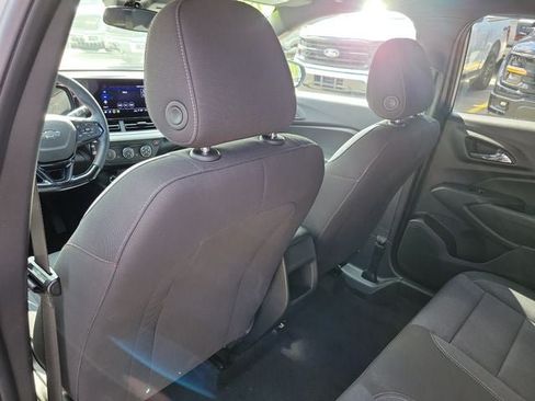 Used 2024 Chevrolet Trax RS w/ Driver Confidence Package FWD image 21