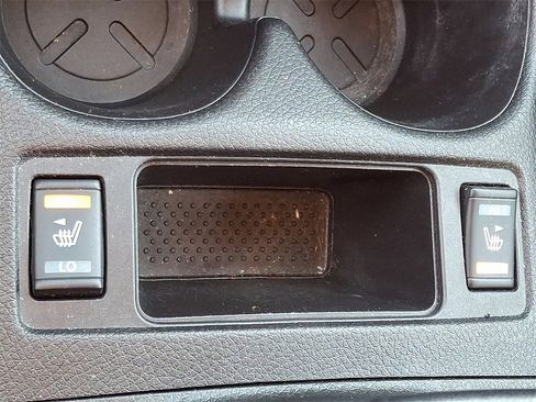 Used 2019 Nissan Rogue SV w/ Premium Package image 26