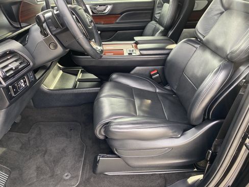 Used 2024 Lincoln Navigator L Reserve image 9