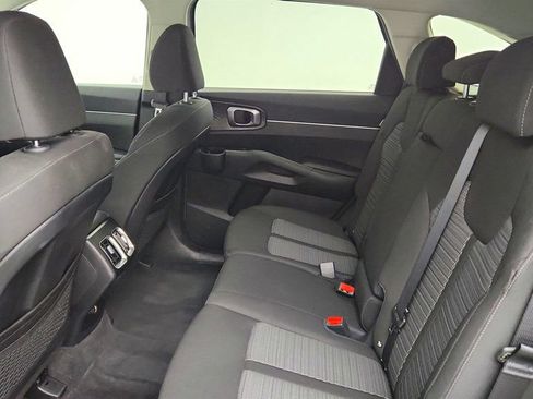 Used 2025 Kia Sorento LX FWD image 19