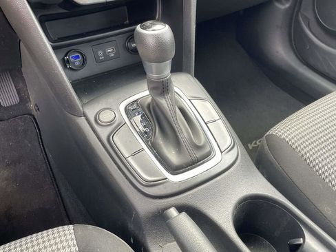 Used 2021 Hyundai Kona SE w/ Cargo Package image 17