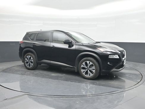 Used 2023 Nissan Rogue SV image 11