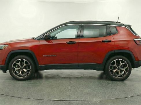Used 2025 Jeep Compass Limited image 3