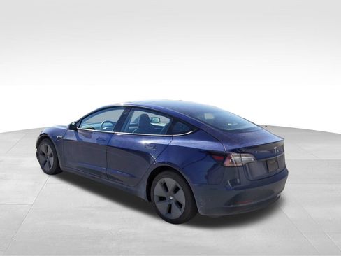 Used 2023 Tesla Model 3 Standard Range image 3