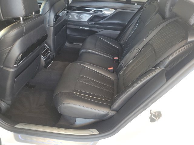 Used 2017 BMW ALPINA B7 xDrive AWD/4WD image 12