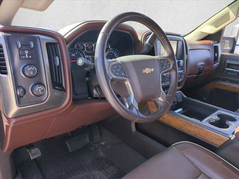 Used 2019 Chevrolet Silverado 2500 High Country w/ Duramax Plus Package image 9