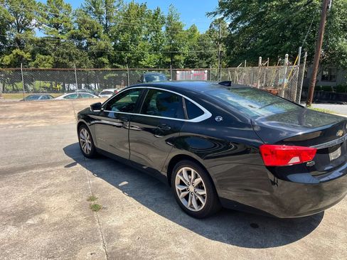 Used 2017 Chevrolet Impala LT w/ Convenience Package FWD image 3
