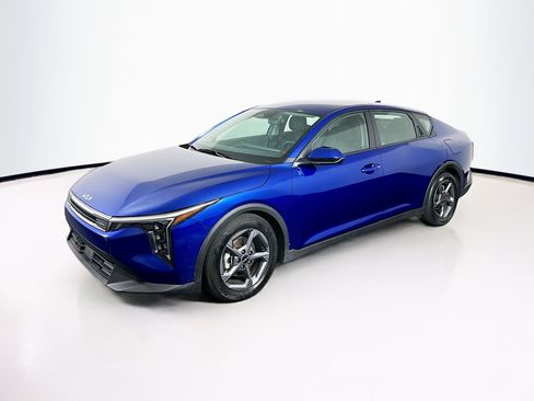 Used 2025 Kia K4 LXS image 3