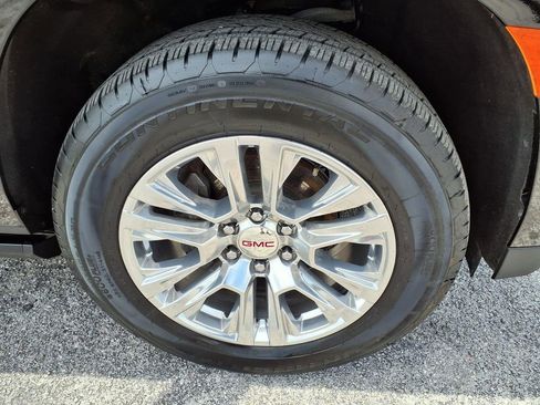 Used 2024 GMC Yukon Denali AWD/4WD image 9