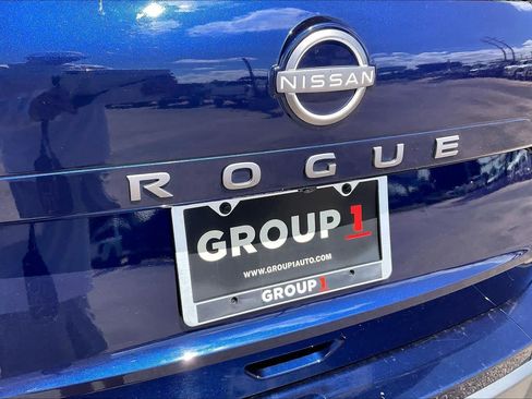 Used 2025 Nissan Rogue SV FWD image 29