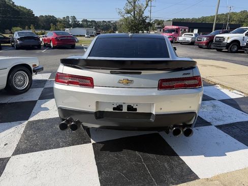 Used 2015 Chevrolet Camaro SS w/ RS Package RWD image 8