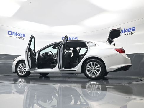 Used 2017 Chevrolet Malibu LT w/ Driver Confidence Package image 59