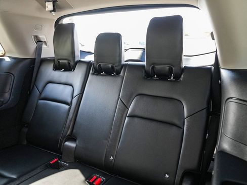 Used 2022 Nissan Pathfinder SL image 25