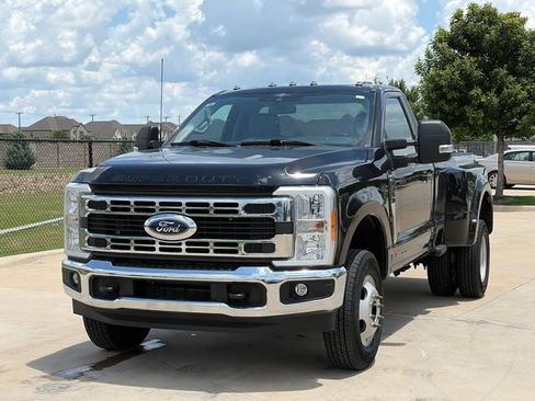 Used 2023 Ford F350 XLT AWD/4WD image 3