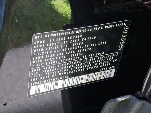 Certified 2025 Volkswagen Taos SEL image 25