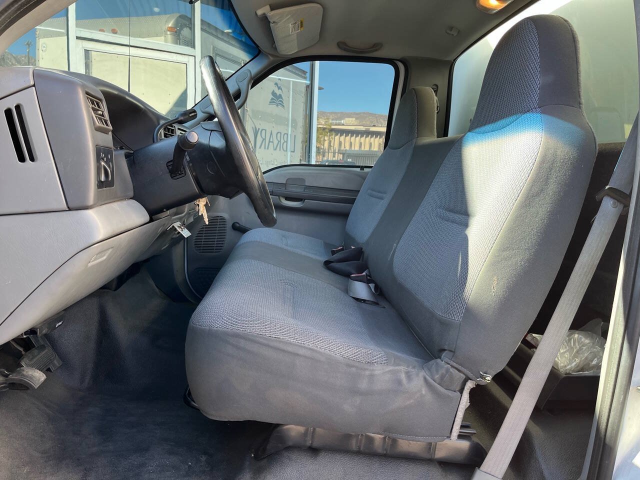 Used 2002 Ford F450 2WD Regular Cab Super Duty image 10
