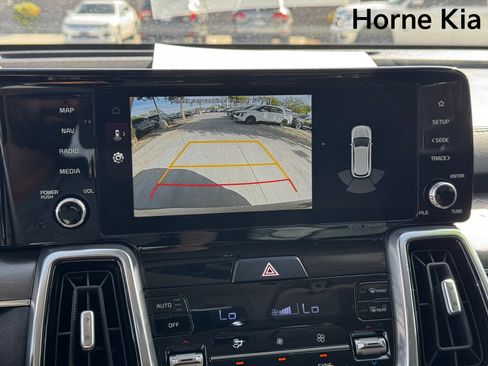 Certified 2022 Kia Sorento SX image 22
