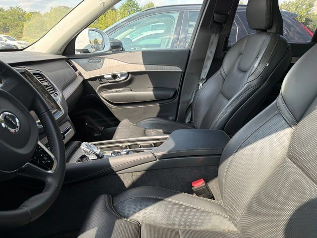 Used 2024 Volvo XC90 T8 Ultimate w/ Protection Package AWD/4WD image 7