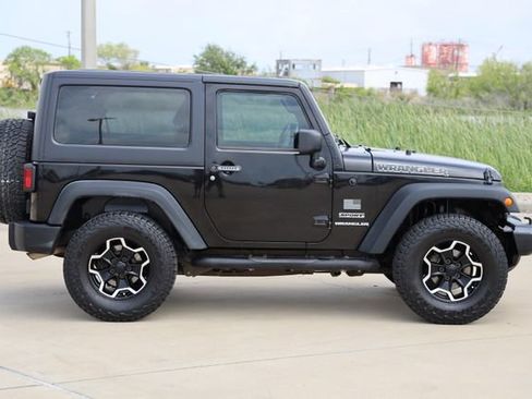 Used 2017 Jeep Wrangler Sport w/ Quick Order Package 24S AWD/4WD image 4